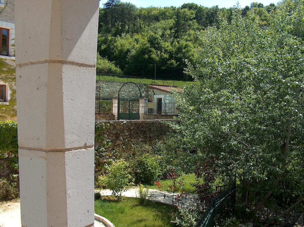 Hotel Moulin De Vigonac Valeuil Exterior foto